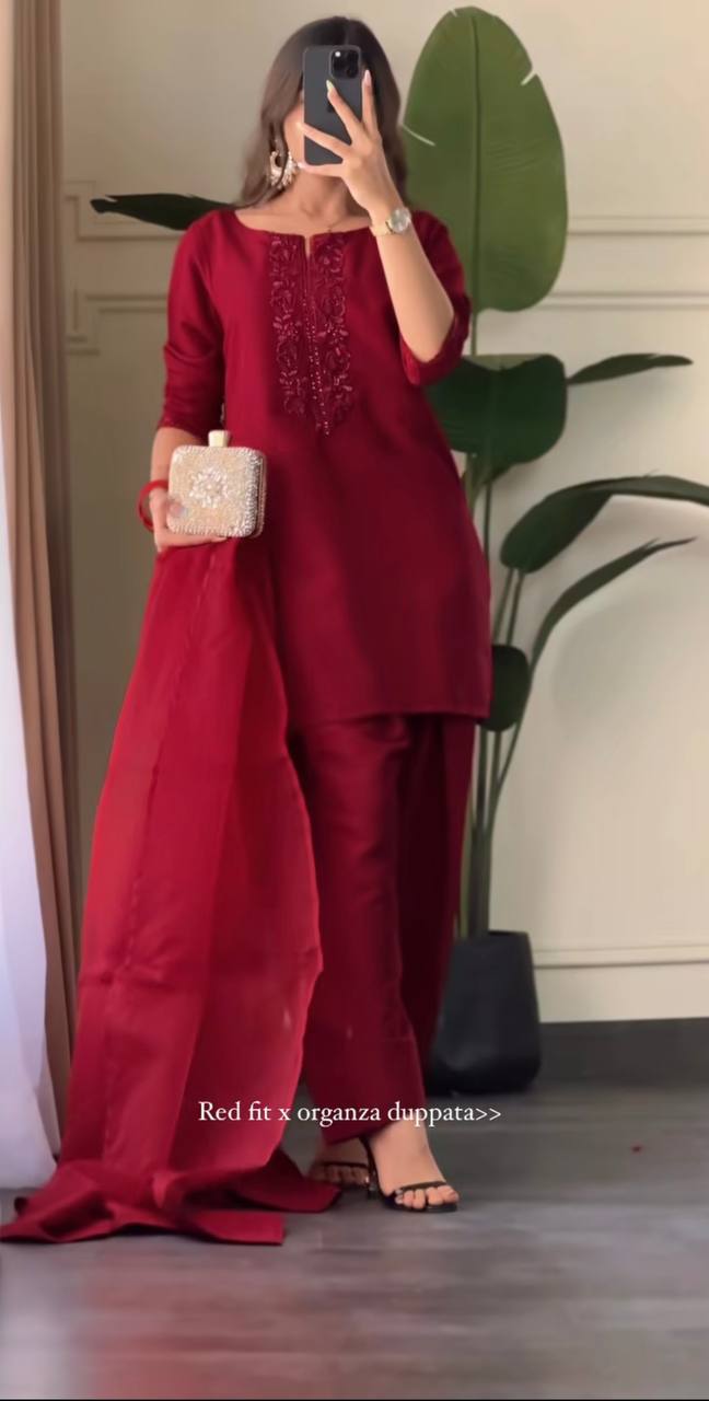 Designer Red Crepe Silk Suit with Embroidery & Farshi Salwar – Organza Dupatta | Fully Stitched Premium Set