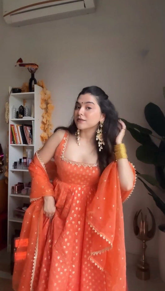 Graceful Jacquard Silk Pant and Dupatta Set Featuring Rich Texture and Classic Style - Jaipuri Vastra