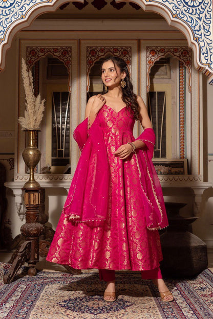 Graceful Dark Pink Jacquard Silk Pant and Dupatta Set Featuring Traditional Elegance - Jaipuri Vastra