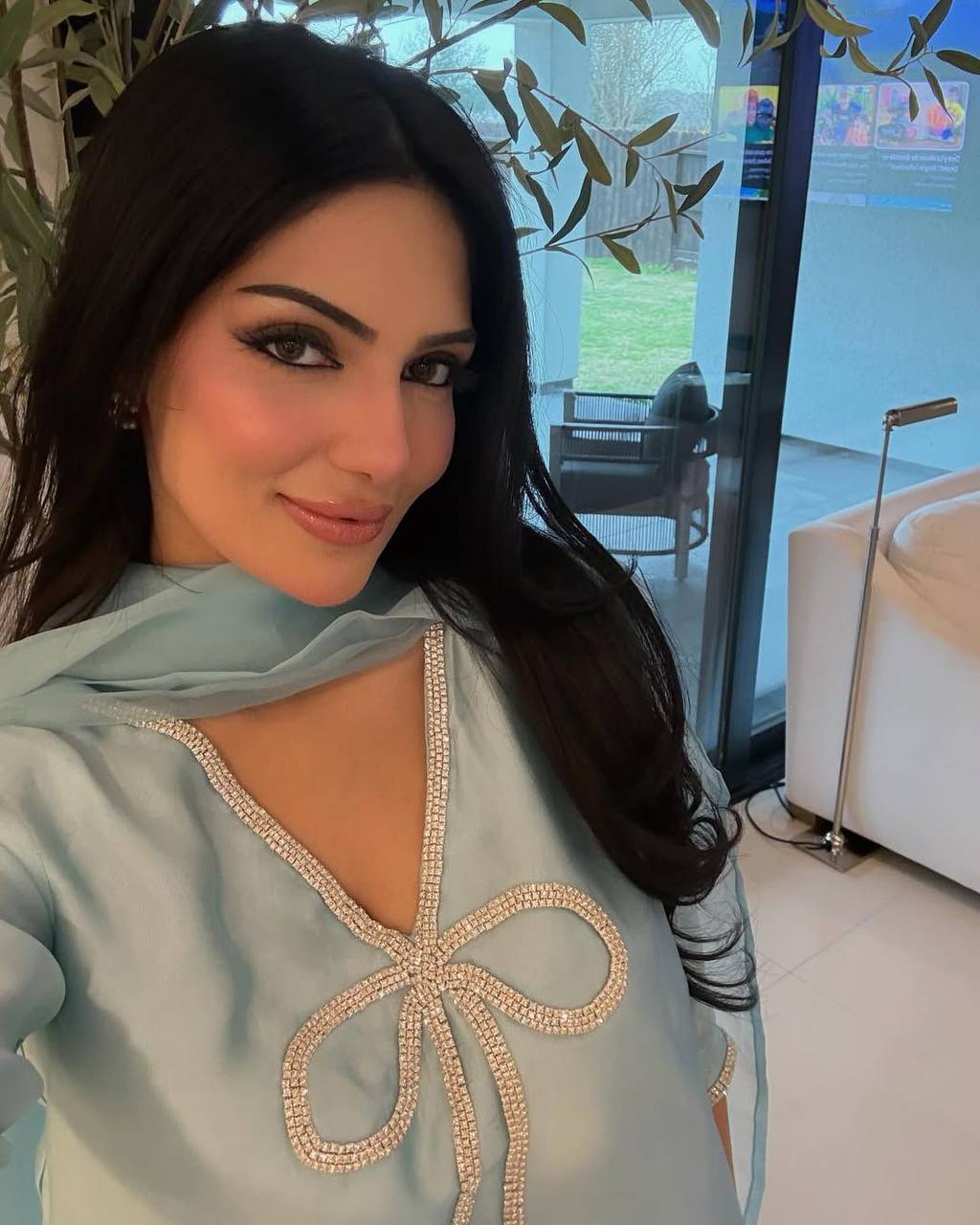 Elegant Farsi Salwar Suit in French Crepe with Beads Embroidery and Full Stitching